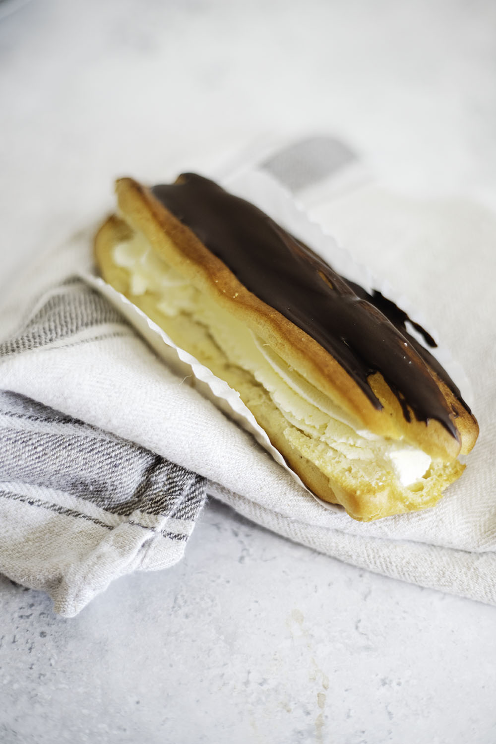 Eclair with Fresh Cream