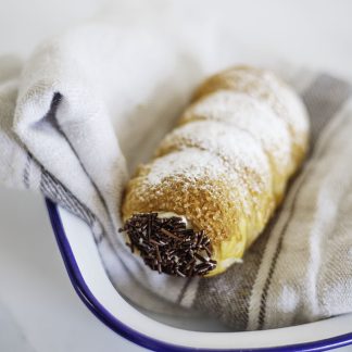 Puff pastry Cannoli with Fresh Cream